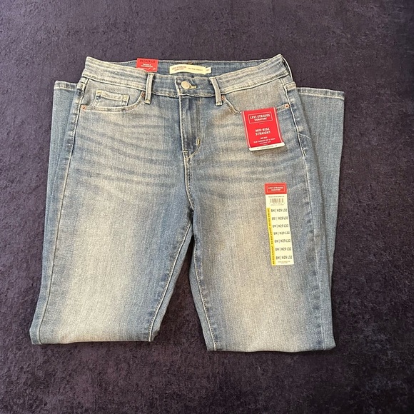 Women's Classic Straight Leg Denim Jeans - Picture 4 of 8